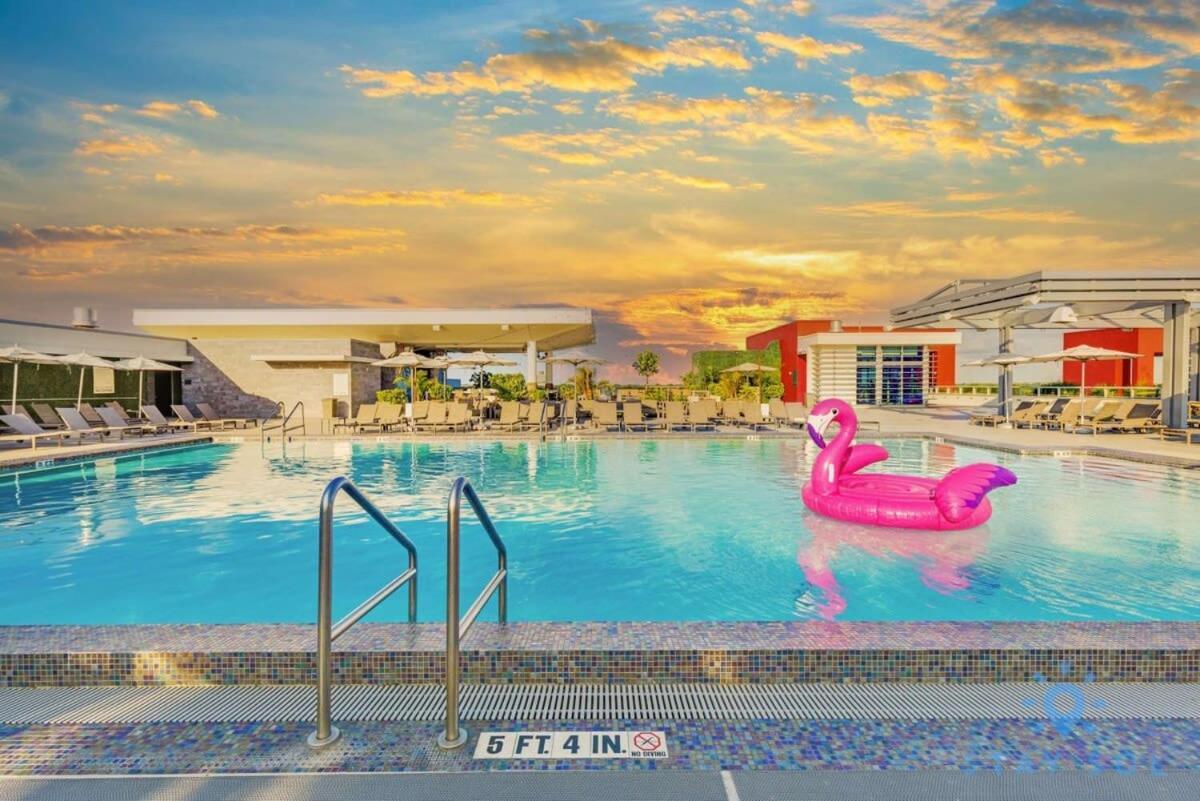 Rooftop Pool - Hollywood Beach Boardwalk Екстериор снимка