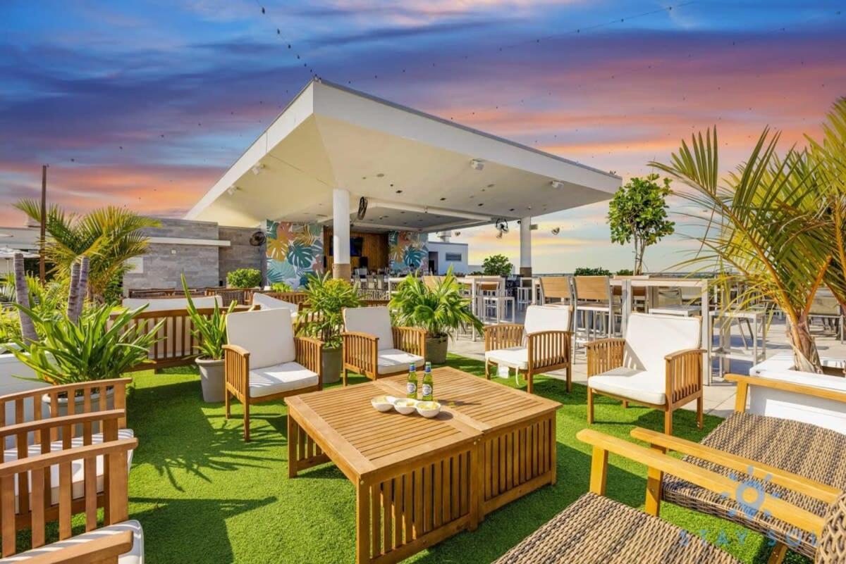 Rooftop Pool - Hollywood Beach Boardwalk Екстериор снимка
